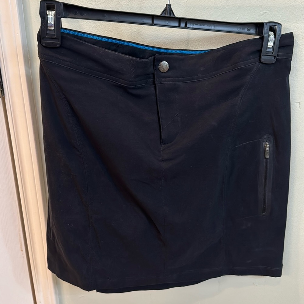 Columbia Sportwear tennis skirt/shorts. Skort. size 8.
